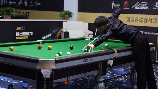 赛场上站稳 赛场上站稳