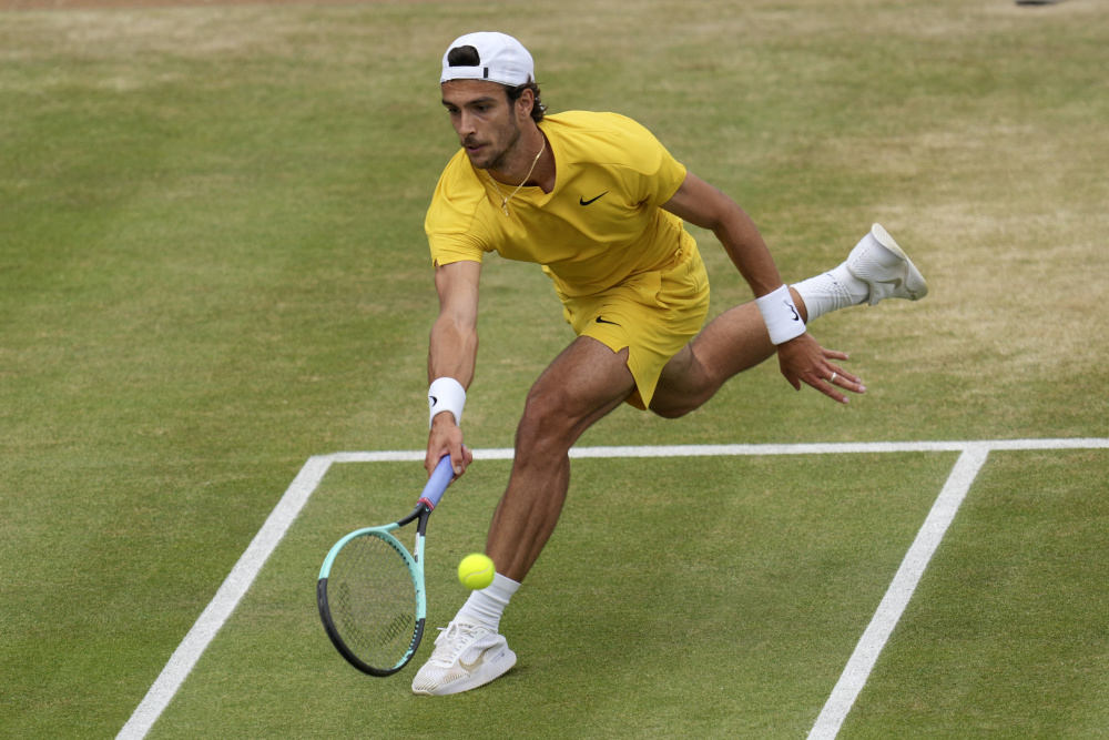 她在接下来 她在接下来